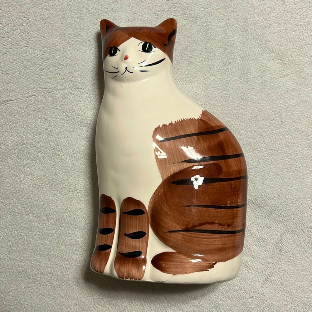 VINTAGE. Taiwan Porcelain Cat Piggy Bank Figurine. Purrrfect Condition 😹😻